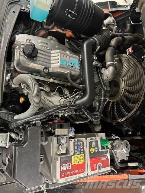 Toyota 02-8 FDF 30 ディーゼル・軽油