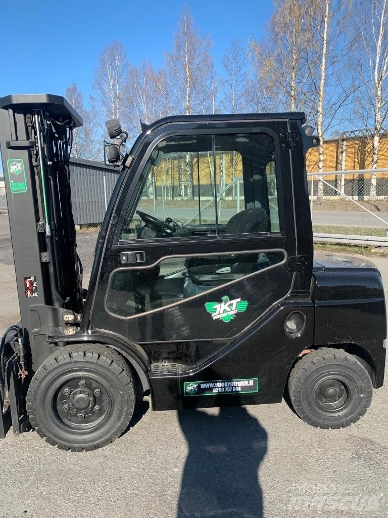 Toyota 02-8 FDF 30 ディーゼル・軽油