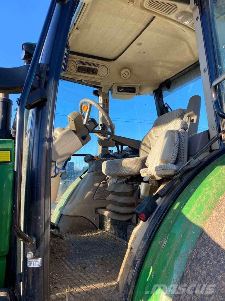 John Deere 5100R トラクター