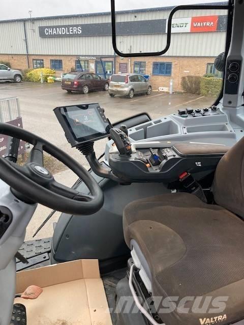 Valtra T 254 V トラクター