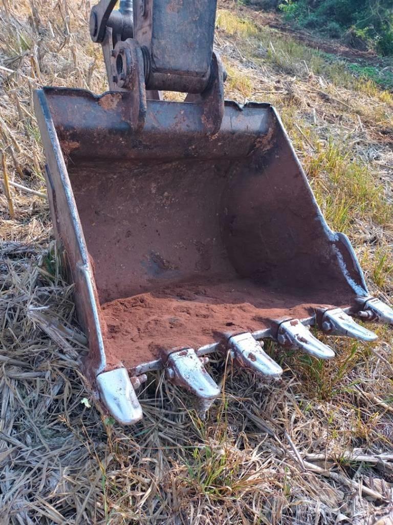 Volvo EC 200 D 大型油圧ショベル12t以上（パワーショベル・ユンボ）