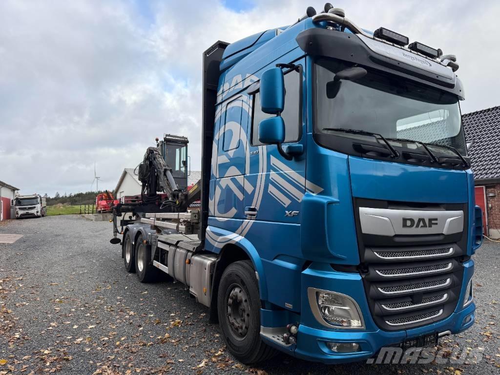 DAF XF 530 6x4 林業機械輸送トラック