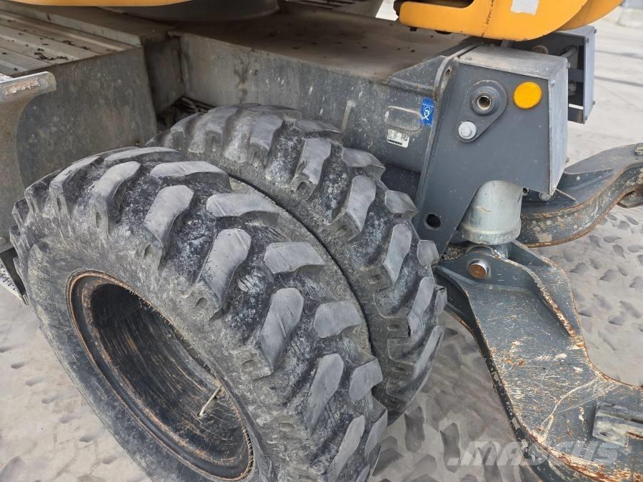 Liebherr 912 COMPACT ホイール式油圧ショベル（パワーショベル・ユンボ・バックホー）