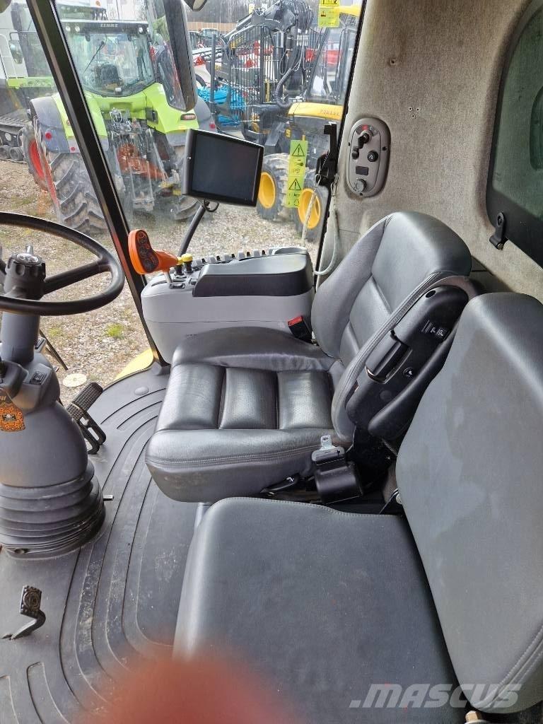 New Holland CX 8070 コンバイン