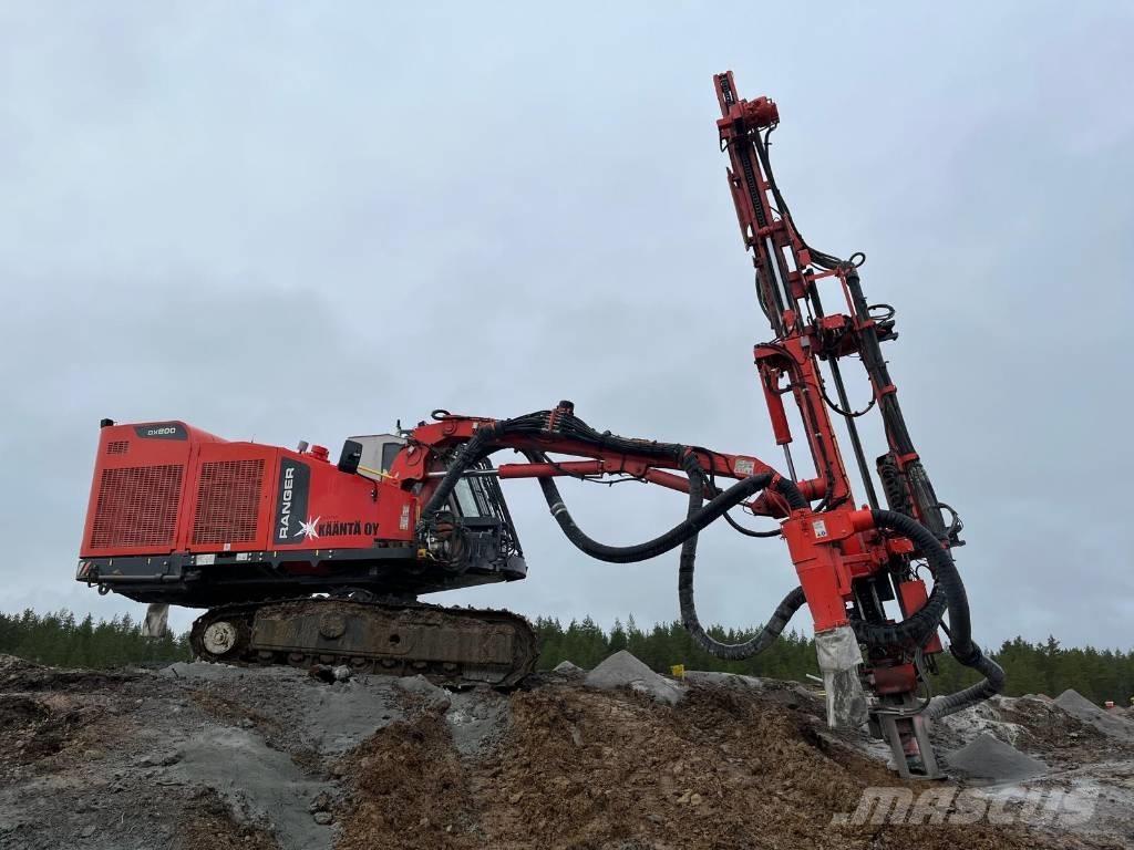 Sandvik DX800 サーフェイスドリルリグ