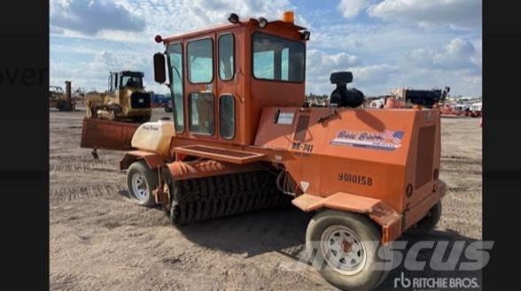 Broce KR 350 路面清掃機