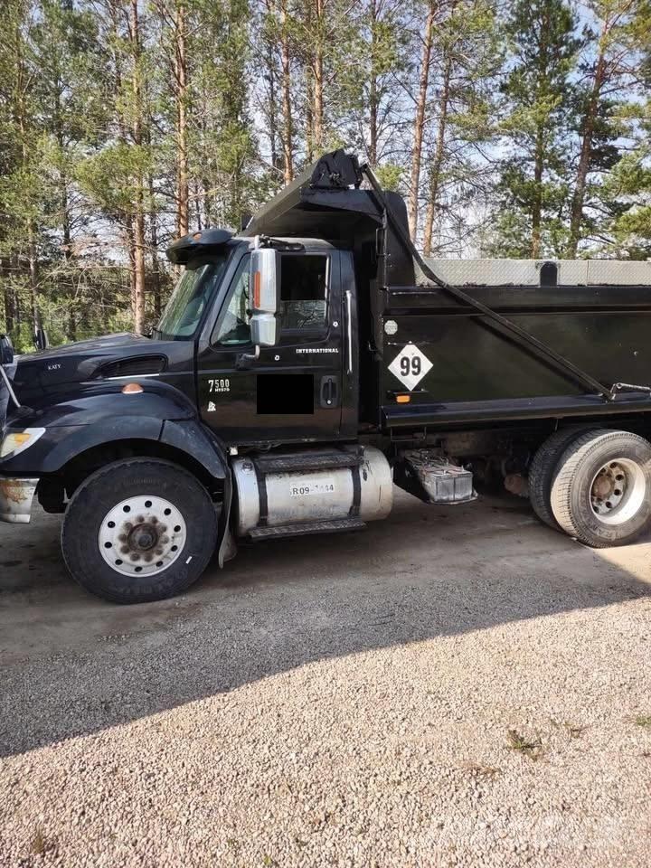 International 7500 ダンプ
