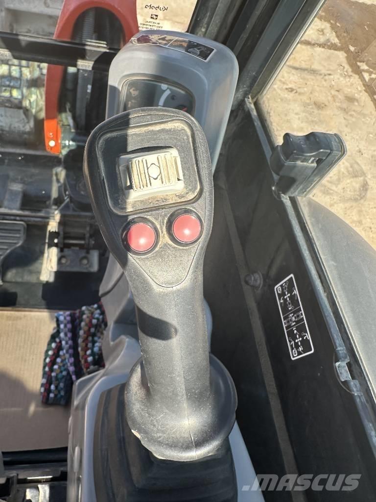 Kubota U 27-4 ミニ油圧ショベル 7t以下（ミニユンボ・ミニディガー）