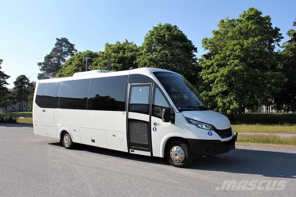Iveco Rosero First スクールバス