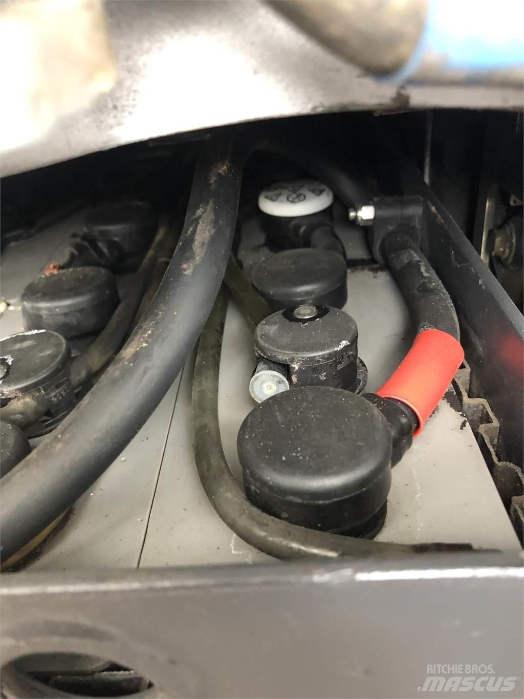 Still RX20-18 バッテリーフォークリフト
