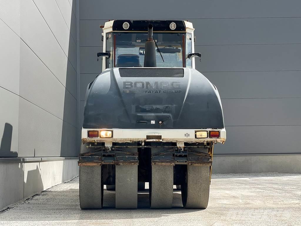 Bomag BW 24 RH タイヤローラ