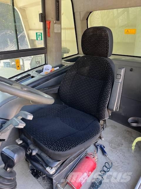 Astra RD32C リジットフレーム式ダンプトラック
