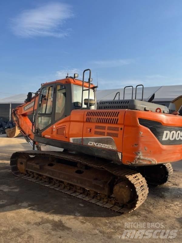 Doosan DX 225 LC-5 大型油圧ショベル12t以上（パワーショベル・ユンボ）