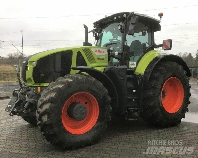 CLAAS AXION 930 トラクター