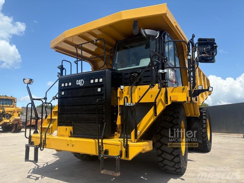 CAT 775 G リジットフレーム式ダンプトラック