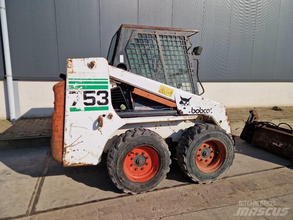 Bobcat 753 スキッドステアローダー