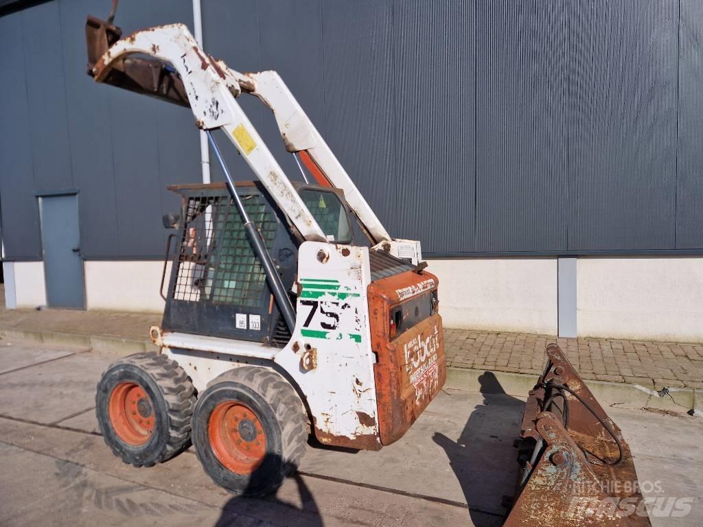 Bobcat 753 スキッドステアローダー