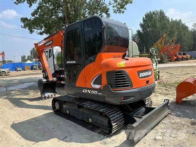 Doosan DX55 ミニ油圧ショベル 7t以下（ミニユンボ・ミニディガー）
