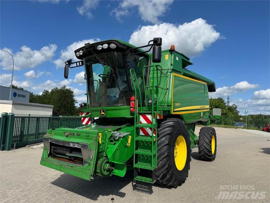 John Deere T560 HM コンバイン