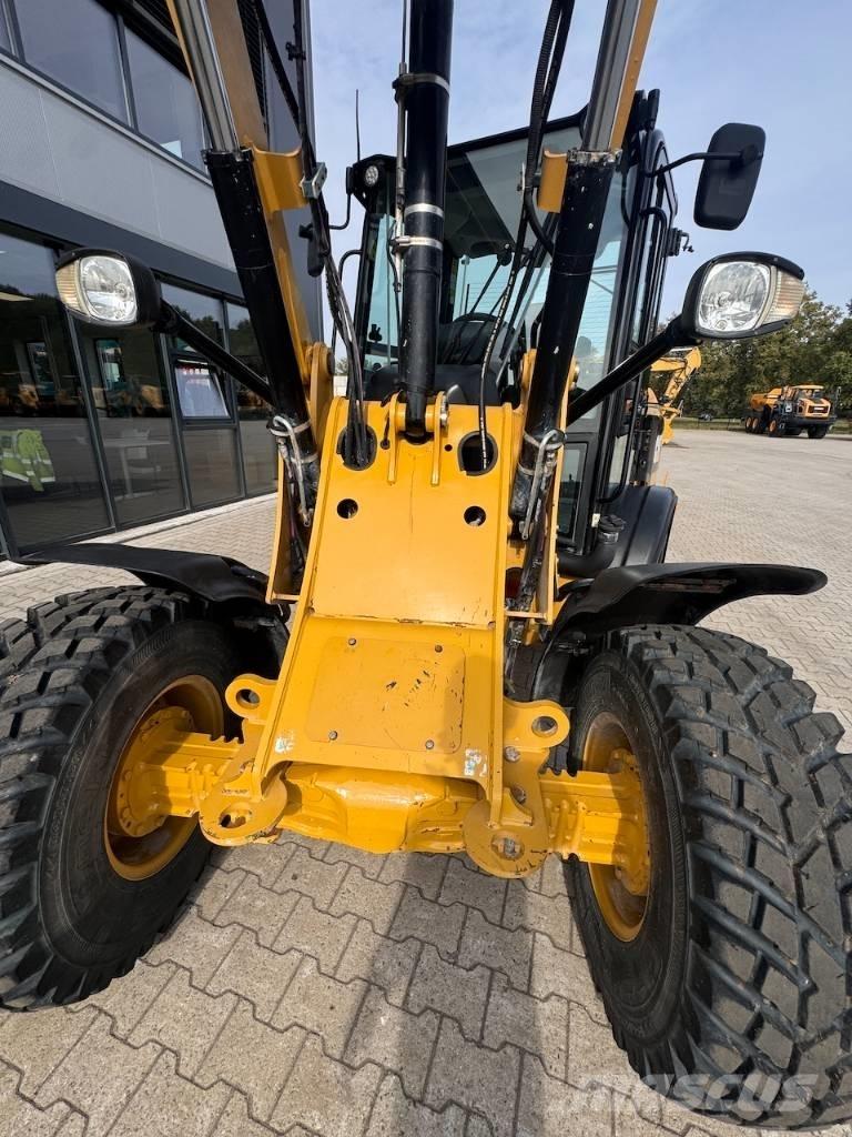 CAT 906M ホイールローダー・タイヤショベル