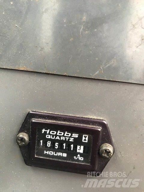 Kobelco CKE 800 クローラクレーン