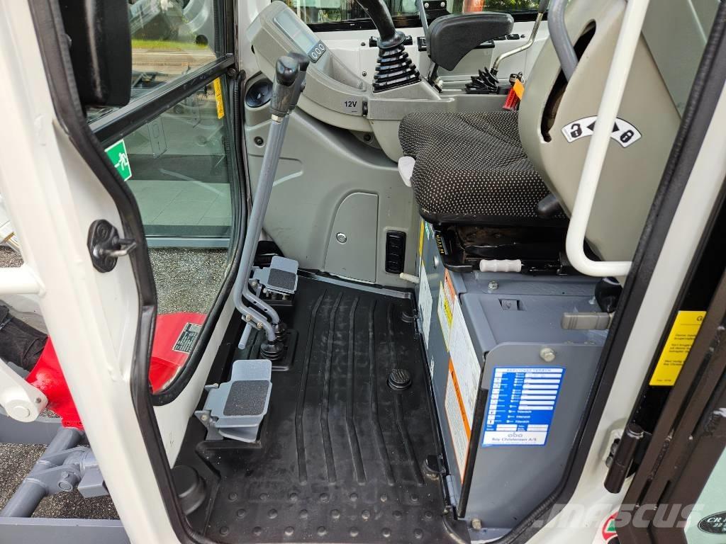 Takeuchi TB 216 ミニ油圧ショベル 7t以下（ミニユンボ・ミニディガー）