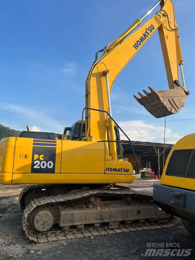 Komatsu PC 200-7 大型油圧ショベル12t以上（パワーショベル・ユンボ）