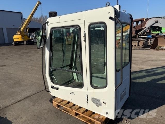 Liebherr SERIA B CAB キャビン及び内装