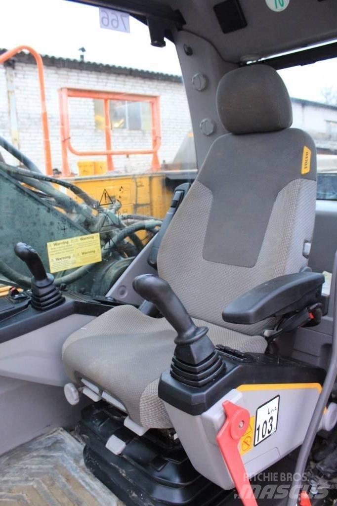 Volvo EC 220 E 大型油圧ショベル12t以上（パワーショベル・ユンボ）