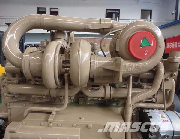 Cummins KTTA19-C700 エンジン