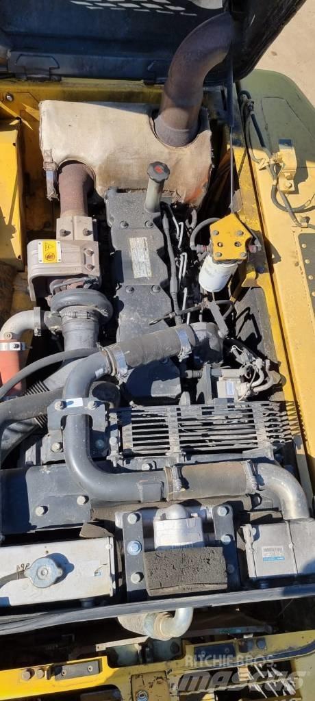 Komatsu PC 210-8 大型油圧ショベル12t以上（パワーショベル・ユンボ）