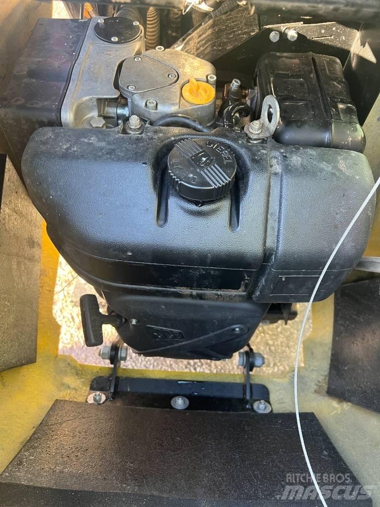 JCB HT D5 キャリアダンプ