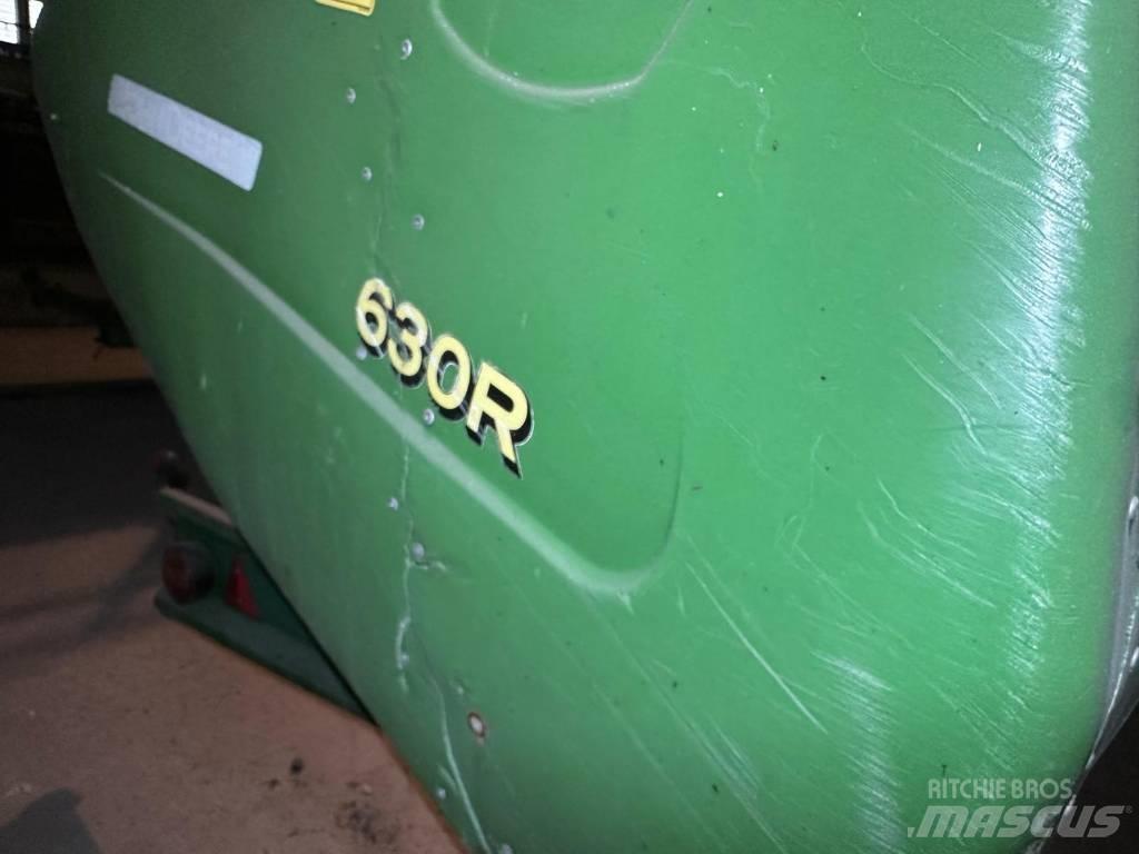 John Deere 9880 STS コンバイン
