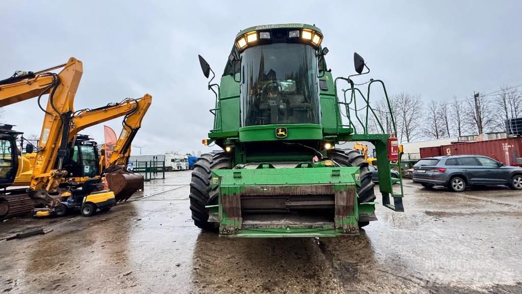 John Deere 9880 STS コンバイン