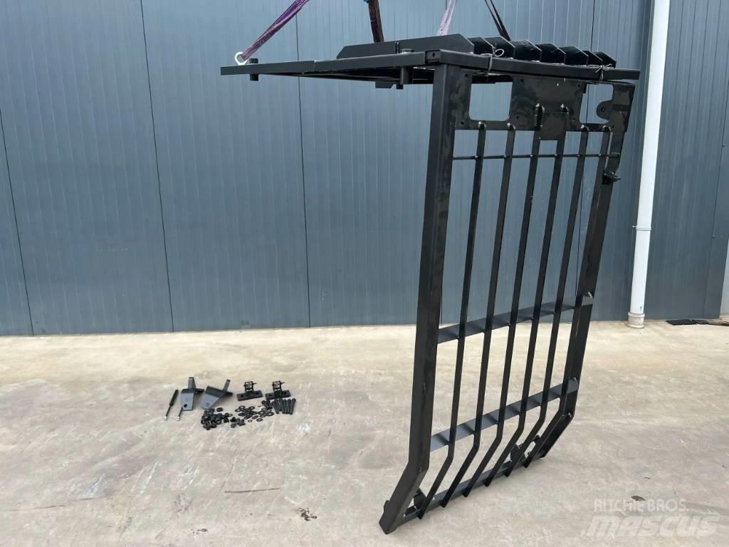 CAT 318C Guard キャビン及び内装