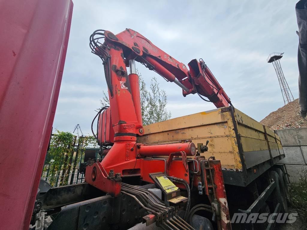 Scania P 94 FASSI ボックスボディー、ウイング、箱車