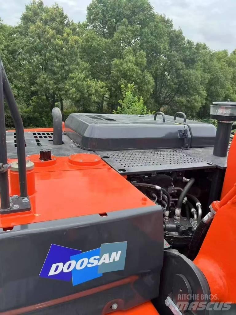 Doosan DX 225LC-9C 大型油圧ショベル12t以上（パワーショベル・ユンボ）