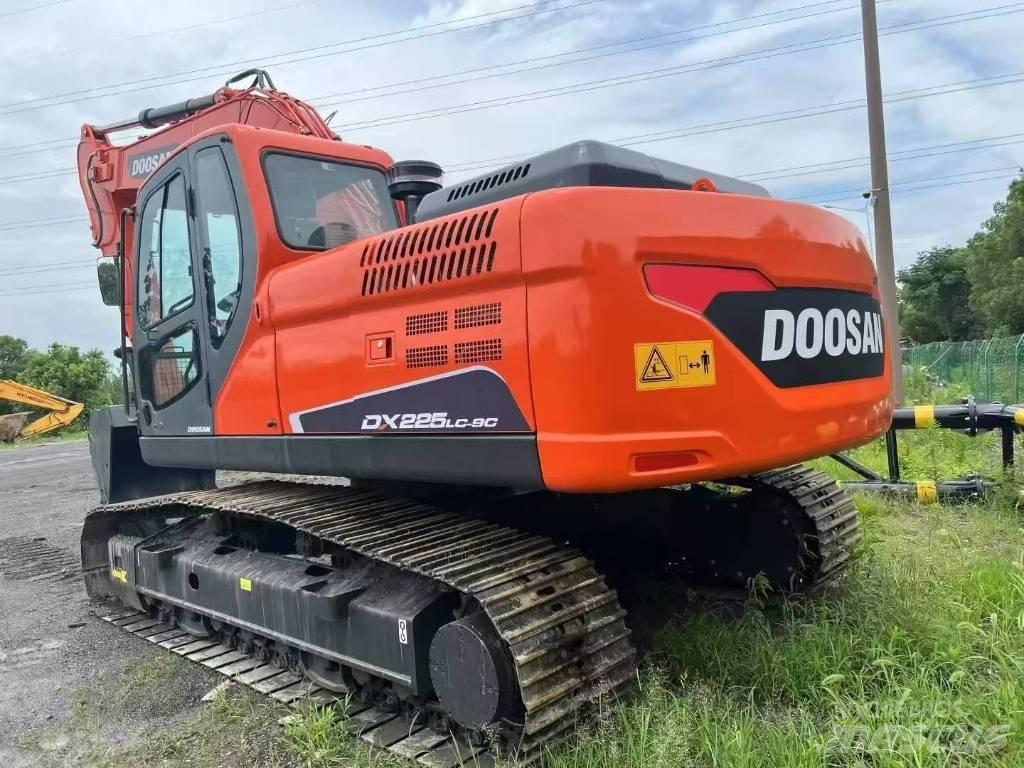 Doosan DX 225LC-9C 大型油圧ショベル12t以上（パワーショベル・ユンボ）