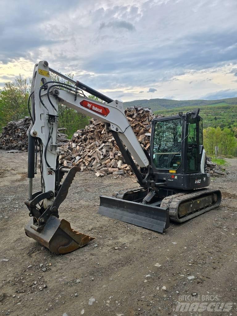 Bobcat E60 ミニ油圧ショベル 7t以下（ミニユンボ・ミニディガー）
