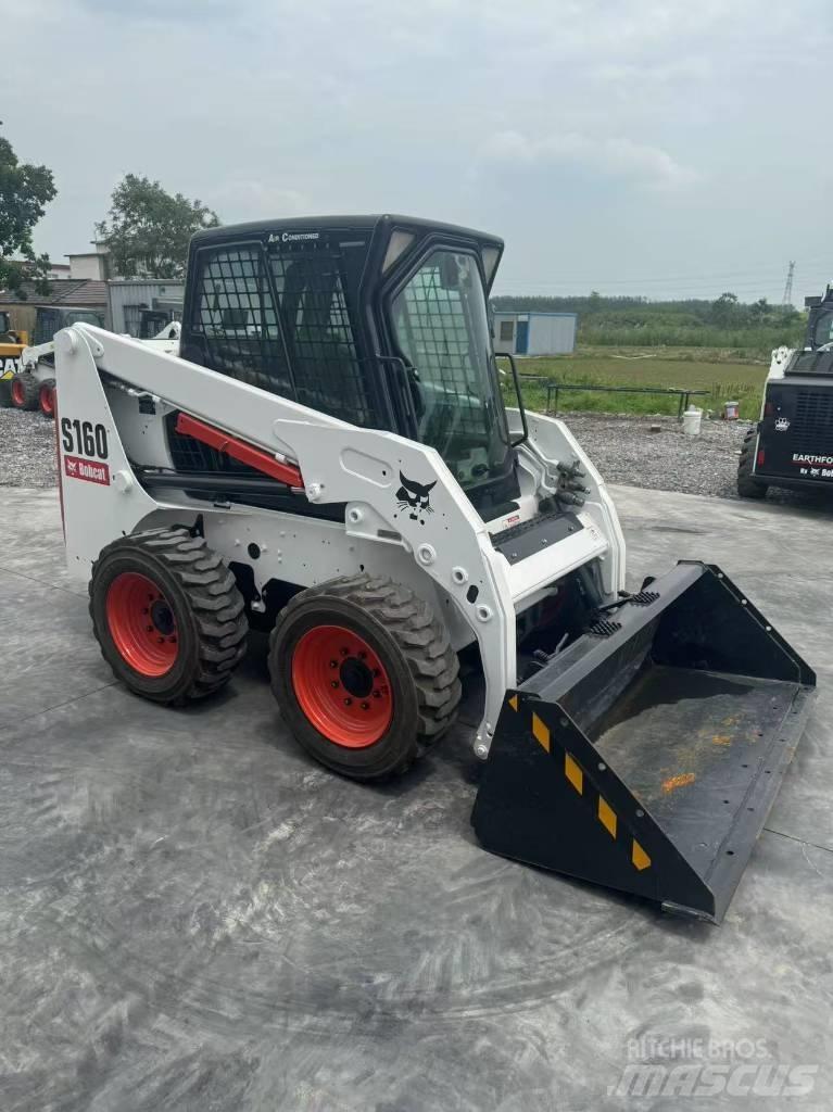 Bobcat S 160 スキッドステアローダー
