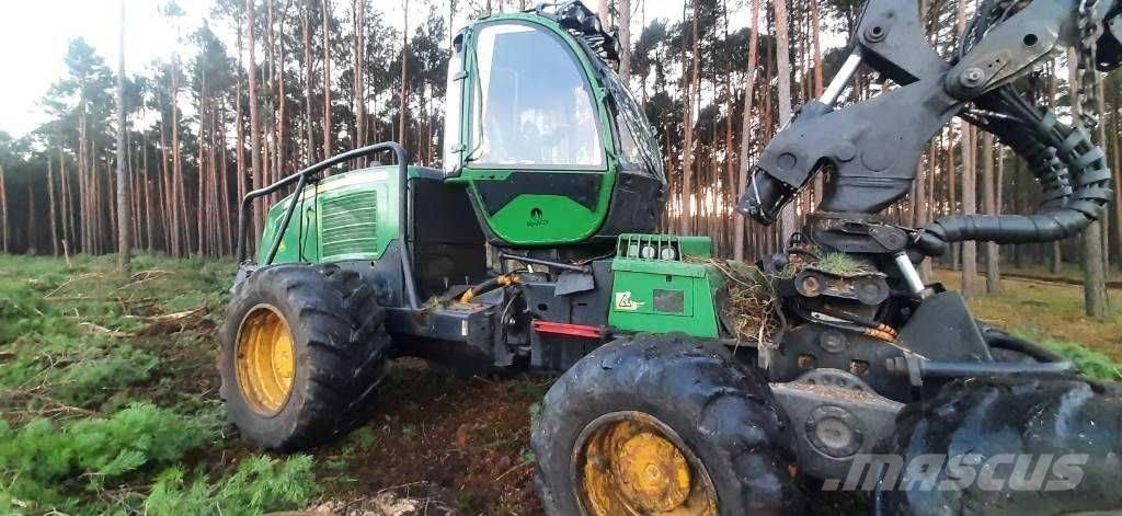 John Deere 1270 E ハーベスター