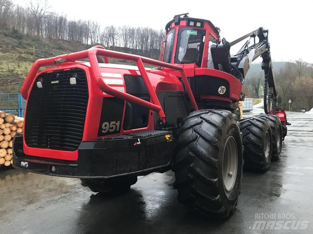 Komatsu 951 ハーベスター