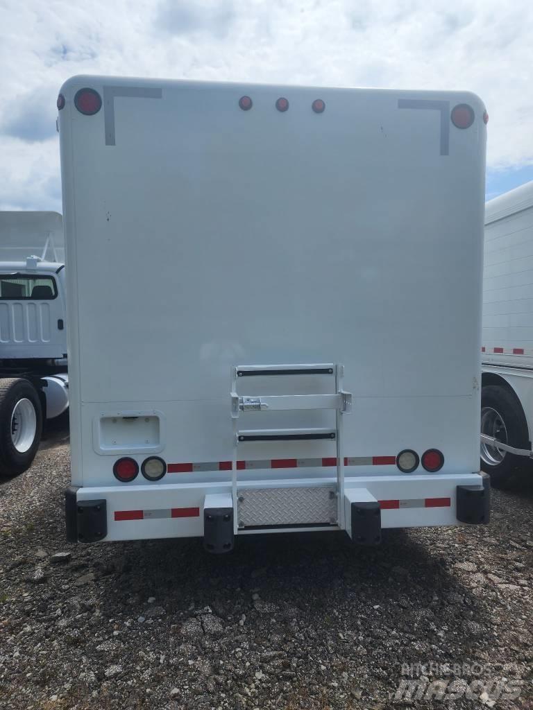 Freightliner M2 飲料運送車両