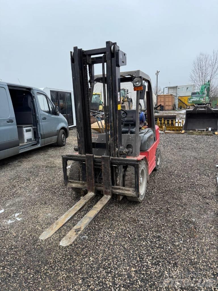 Manitou CG 30 P LPGフォークリフト