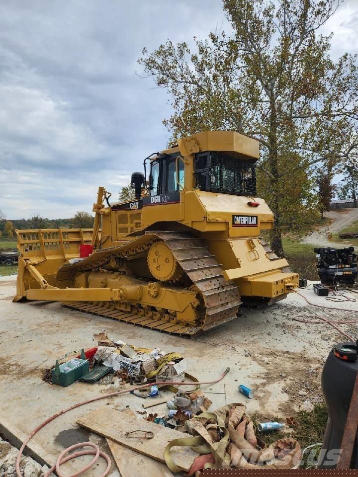 CAT D 6 R ブルドーザー