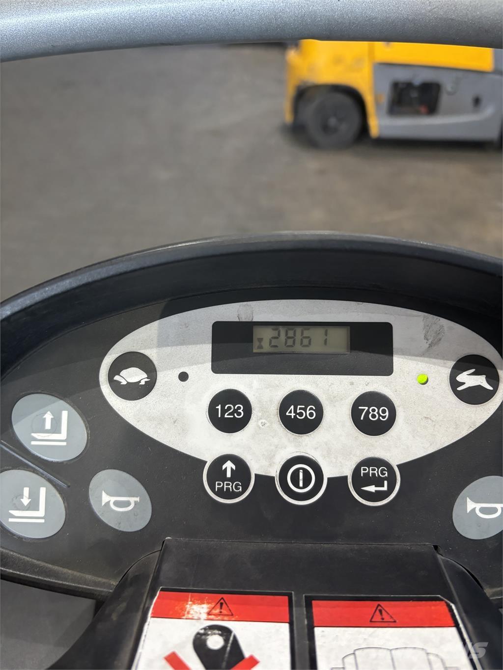 Still EXU-S22 ウォーキンフォークリフト