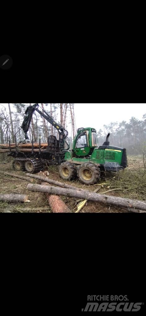John Deere 1110 フォワーダー