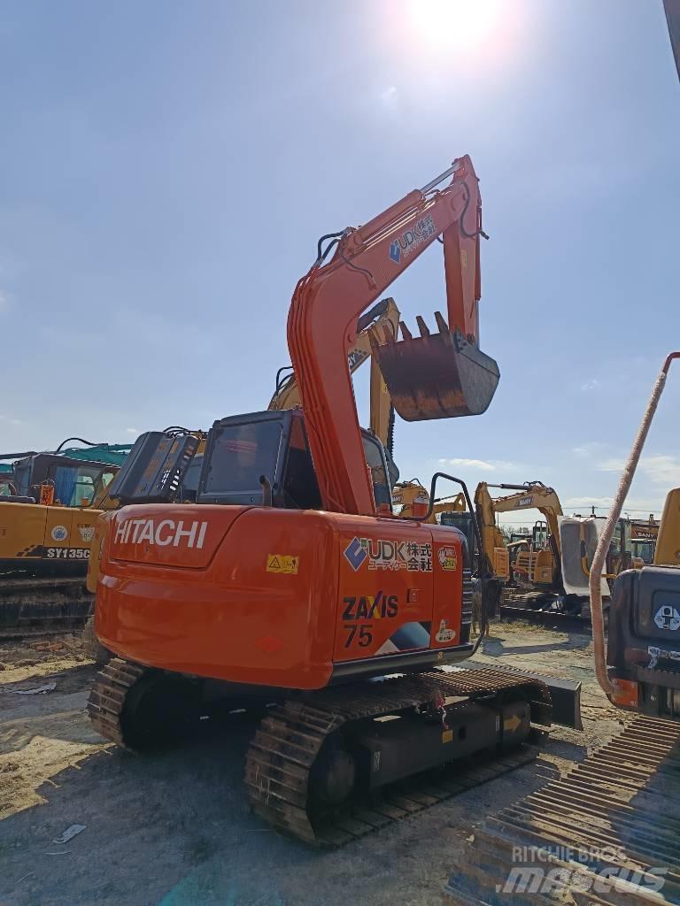Hitachi ZX 75 中型油圧ショベル 7ｔ-12ｔ（ユンボ・パワーショベル・バックホー）
