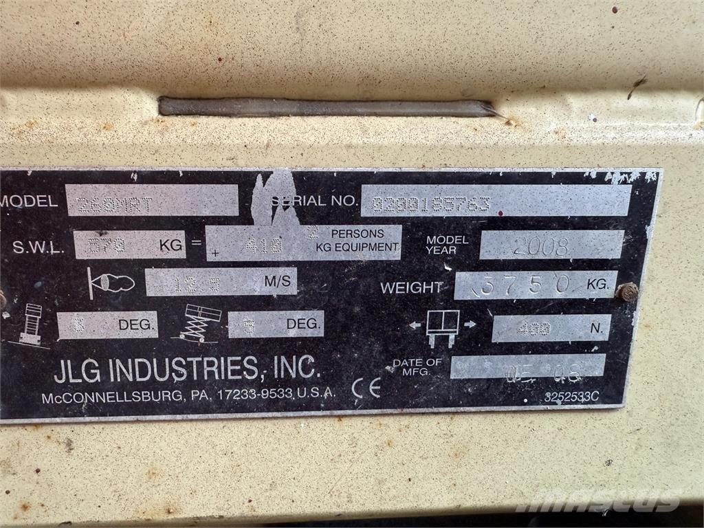 JLG 260 MRT シザースリフト