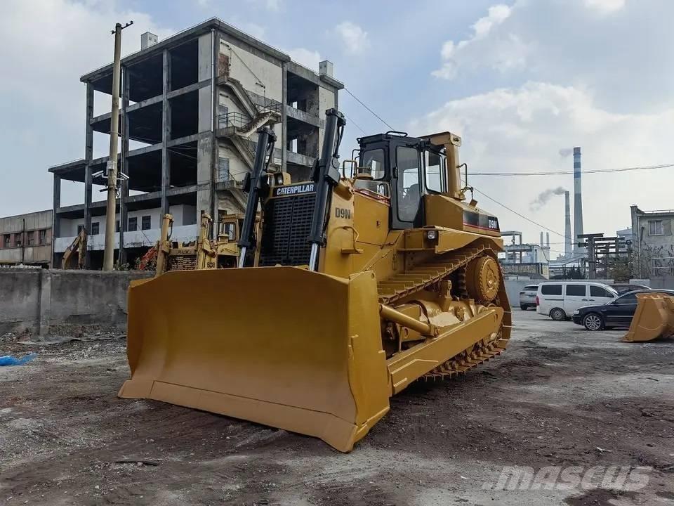 CAT D9N ブルドーザー